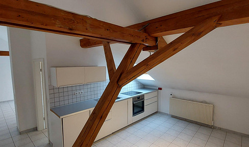 **Reserved**Charming attic apartment with exposed wooden beams - quiet & centrally located