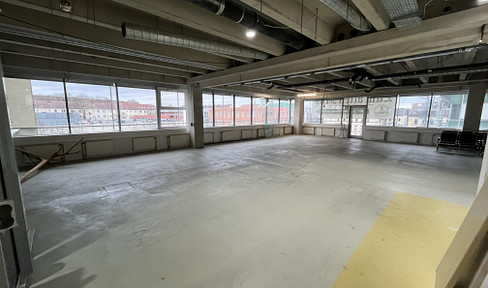 Spacious shell construction area with enormous potential - ideal for individual expansion