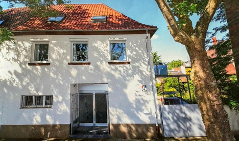 From PRIVAT: Charming multi-generation house with large hall and granny apartment