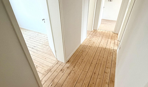 Frisch renoviert 2ZKB mit Einbauküche bei Miele und Dr. Wolff