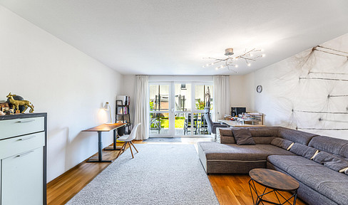 Free of commission: well-kept RMH built in 2000 with garden and parking spaces. Ready to move in.