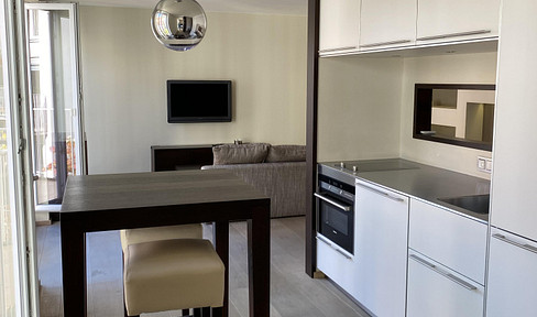 Exklusive, voll möblierte 2-Zimmer-Wohnung mit Balkon in Schwabing-West