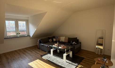 Bright, centrally located 2-room apartment with EBK in Südstadt
