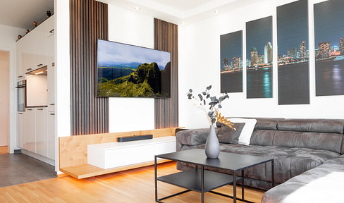 *wunderschönes Wohnambiente, 4 Zi, ca. 108 m², inkl. EBK, lux. Möblierung u. Balkon, zentrumsnah*