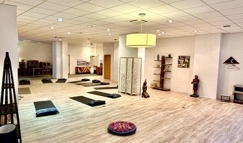 Commercial space approx. 160 m² in the city center of Schwerin, commission-free