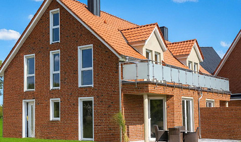 New construction, energy-efficient house, 3 years old, modern furnishings included in the price.