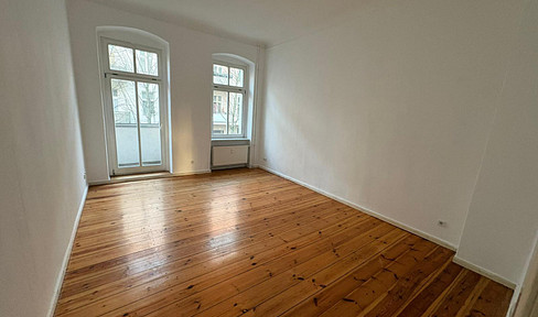 ! Provisionsfrei ! Bezugsfreie 3-Zi Wohnung mit Balkon