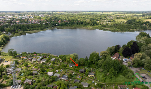Allotment garden with its own jetty on Lake Ostorf - commission-free for the buyer