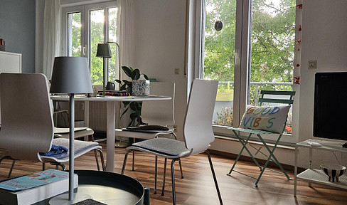 Stylish living in Karlsruhe-Mühlburg | Furnished 2-room apartment with balcony for a fixed term. rent from May