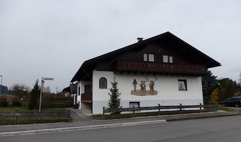 DG Einliegerwohnung im Allgäuer Stil (3,5 Zi) m. EBK und Garage