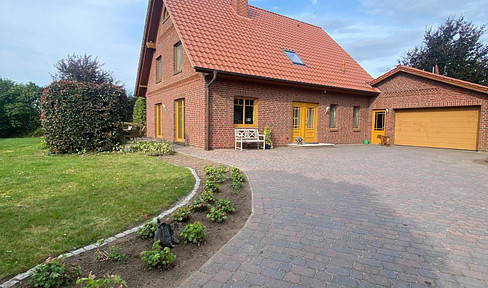 Großzügiges Einfamilienhaus mit schönem Grundstück und Weideland