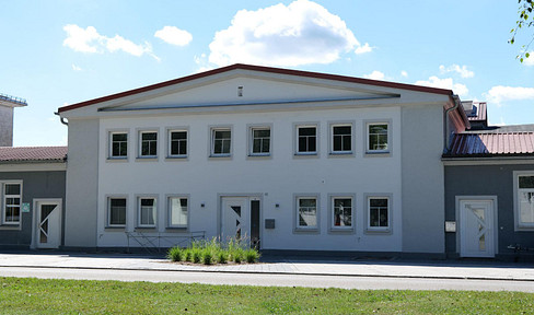 Spacious commercial building for storage, production, trade
