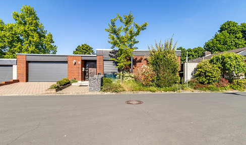 renovierter Bungalow mit 5,5 Zimmern, Schwimmbad und Doppelgarage