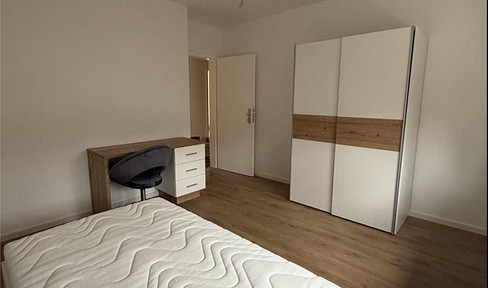 Room for rent in core renovated 3-bed flat