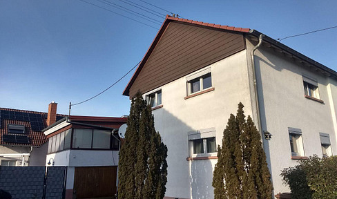 Sunny DHH in Walldorf with garden, conservatory and fitted kitchen from private owner