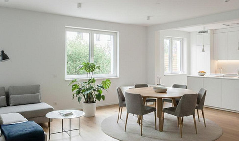 Top-Citylage: Frisch sanierte 2-Zi.-EG-Wohnung mit Balkon