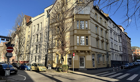 Wunderschöne 3-Zimmer-Wohnung mit Balkon und Küche