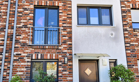 Modern townhouse in Biesdorf - family-friendly, close to nature & perfectly connected (commission-free)