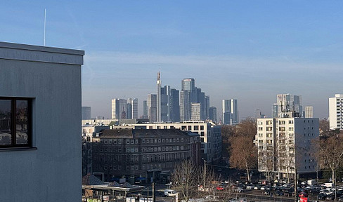 Skyline box seat & flood of light over the Ostend: designer penthouse with 3m ceiling height