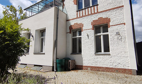 PROVISIONSFREIES JUWEL - Sanierte Altbauvilla mit großem Garten