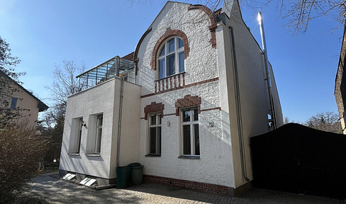 DUTY-FREE JEWEL - Renovated historic villa with a large garden.