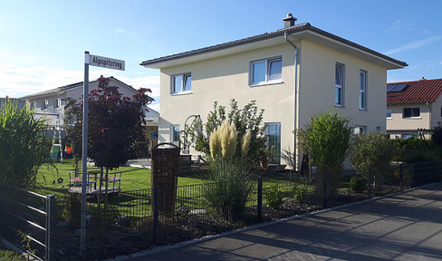 Detached house in quiet residential area