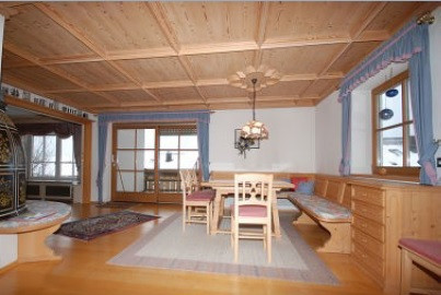 "Haus Sissi" m. einzigartiger Innenausstattung in idyllischer, ruhiger Hanglage (teilmöbliert)