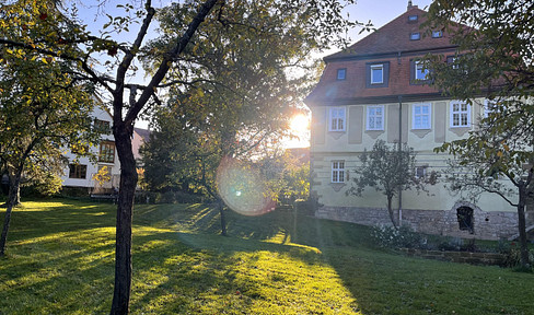 Wohnen im Schloss: Exklusive 4/5-Zimmer-Wohnung mit besonderem Flair