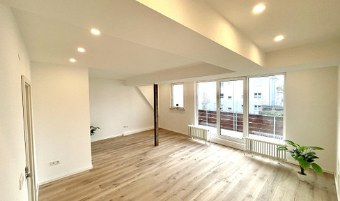 Exclusive and freshly renovated: 3 rooms, 2 balconies, 2 bathrooms