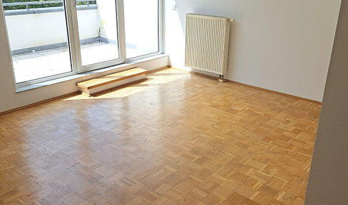 Bright, quiet and furnished 2-room attic apartment with terrace