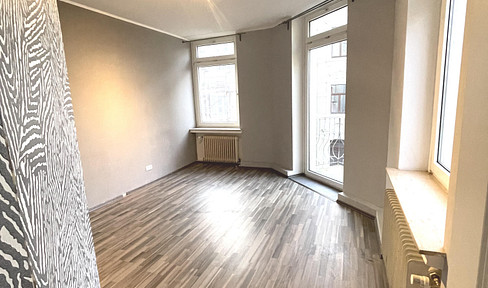 Centrally located 3-room apartment 80 m² with balcony in Wuppertal