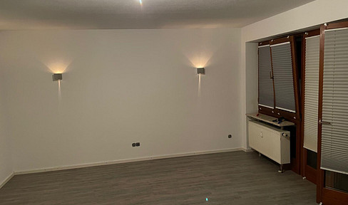 Helle Zentrale 2 Zimmer mit Balkon