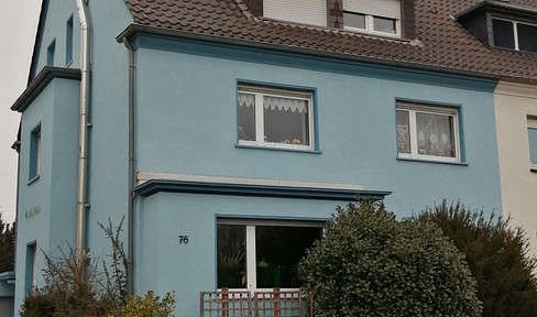 Three-family house: Beautiful apartment with balcony