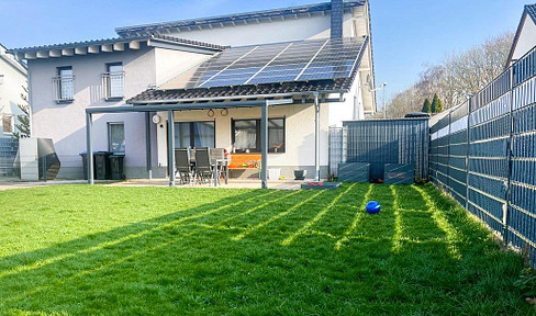 Two-family house with double garage in top location in Schönenberg-Kübelberg