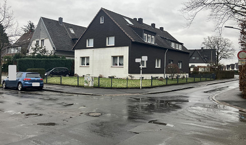 Spacious 3-family house, sauna, garages in top residential area of Dortmund-Scharnhorst