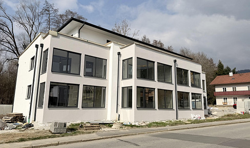 Brand new apartment for rent! 2-room new construction with garden, south-facing loggia, and fitted kitchen – Deggendorf-Mietraching.