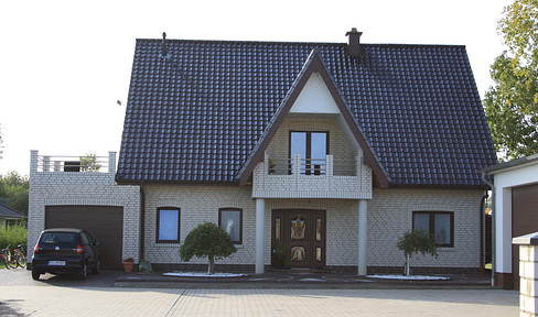 Großzügiges Einfamilienhaus mit Betriebshalle 10x18m