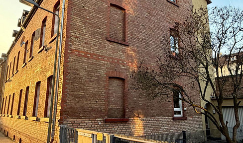 3-room apartment in old building Frankfurt Unterliederbach