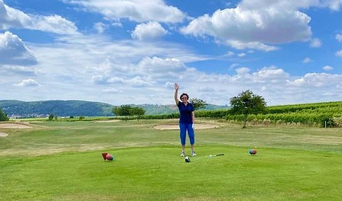 Close to golf course, detached EFH+garden+do.garage+top location with unobstructed views+without estate agent