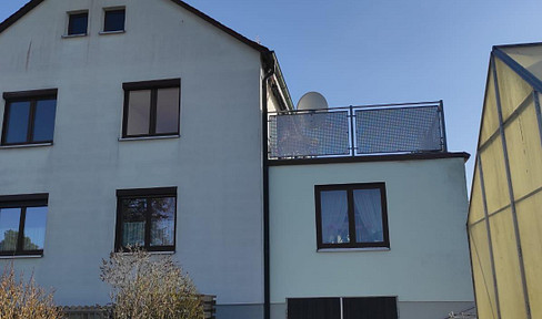Exklusive Terrassenwohnung in Neumarkt: 24 m² Panorama-Oase & 160 m² Privatgarten!