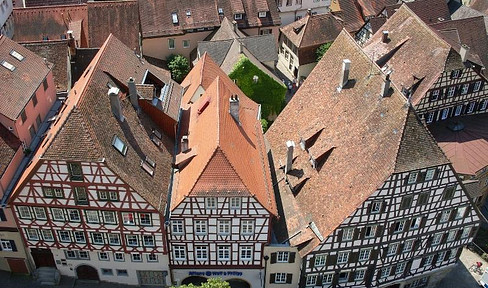 Großzügige Räume  / stilvolle Wohnung  in Fachwerkhaus am Marktplatz/auch als Praxis/Büro geeignet