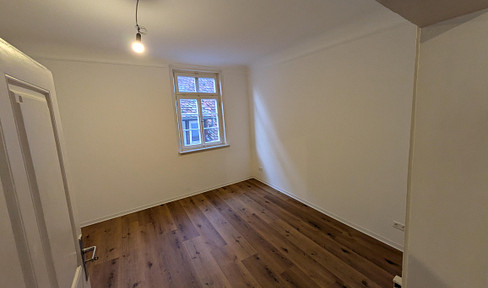 Großzügige Räume  / stilvolle Wohnung  in Fachwerkhaus am Marktplatz/auch als Praxis/Büro geeignet