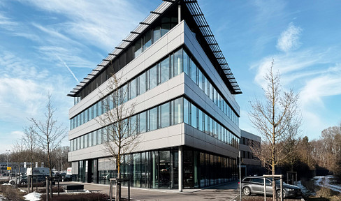 Modern office and practice space near Audi-Sportpark (first occupancy)