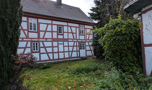 freistehendes 170 m2  Ein-Familienhaus Fachwerk Kulturdenkmal modernisiert mit 345m2 Garten