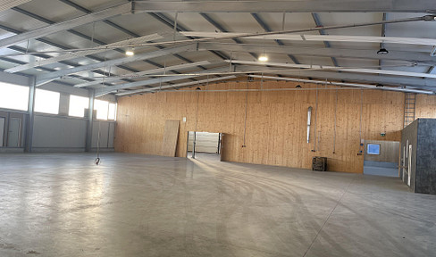 Warm hall with office wing for rent in Vilshofen