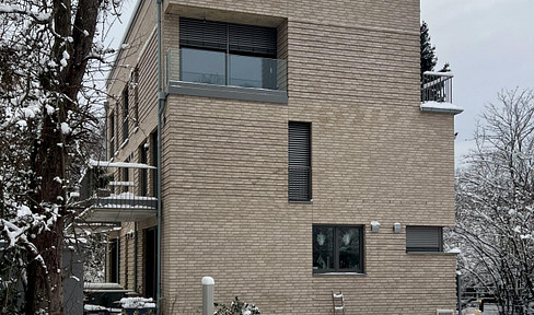 Perfekte 4-Zimmer-Wohnung mit Terrasse, Balkon und EBK in HH Iserbrook