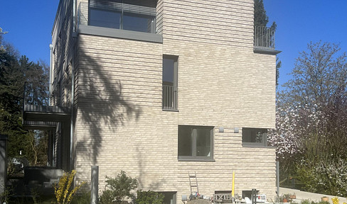 Perfekte 4-Zimmer-Wohnung mit Terrasse, Balkon und EBK in HH Iserbrook