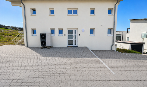 4 Zimmer EG Wohnung Photovoltaik Carport| Effizienzhaus A+