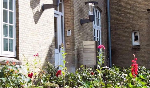 Helle 2-Zimmer-DG-Wohnung mit Fahrstuhl & moderner Ausstattung – Paulihof 2