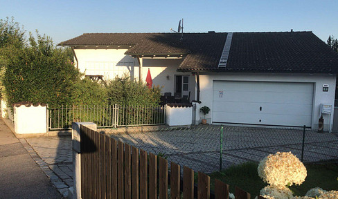 Large individual detached house with pool in Nandlstadt